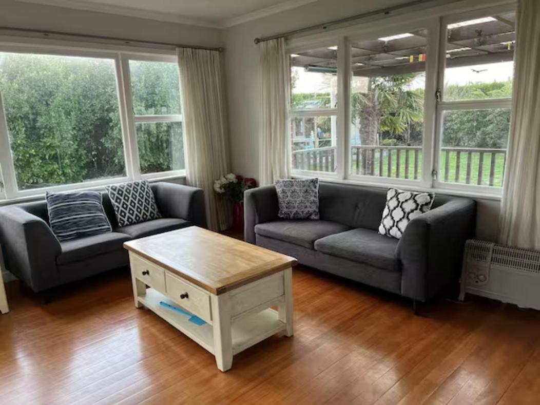 Besties West Auckland Kumeu Exterior photo